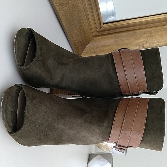 Just Fab booties open toe Olive color - Picture 5 of 7